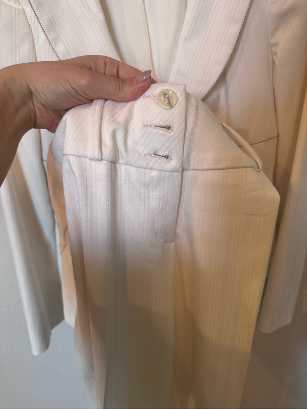 Bebe White Pinstripe Pant Suit Set NWOT Blazer Size 6 Pants Size 2 Career Chic - Picture 11 of 11